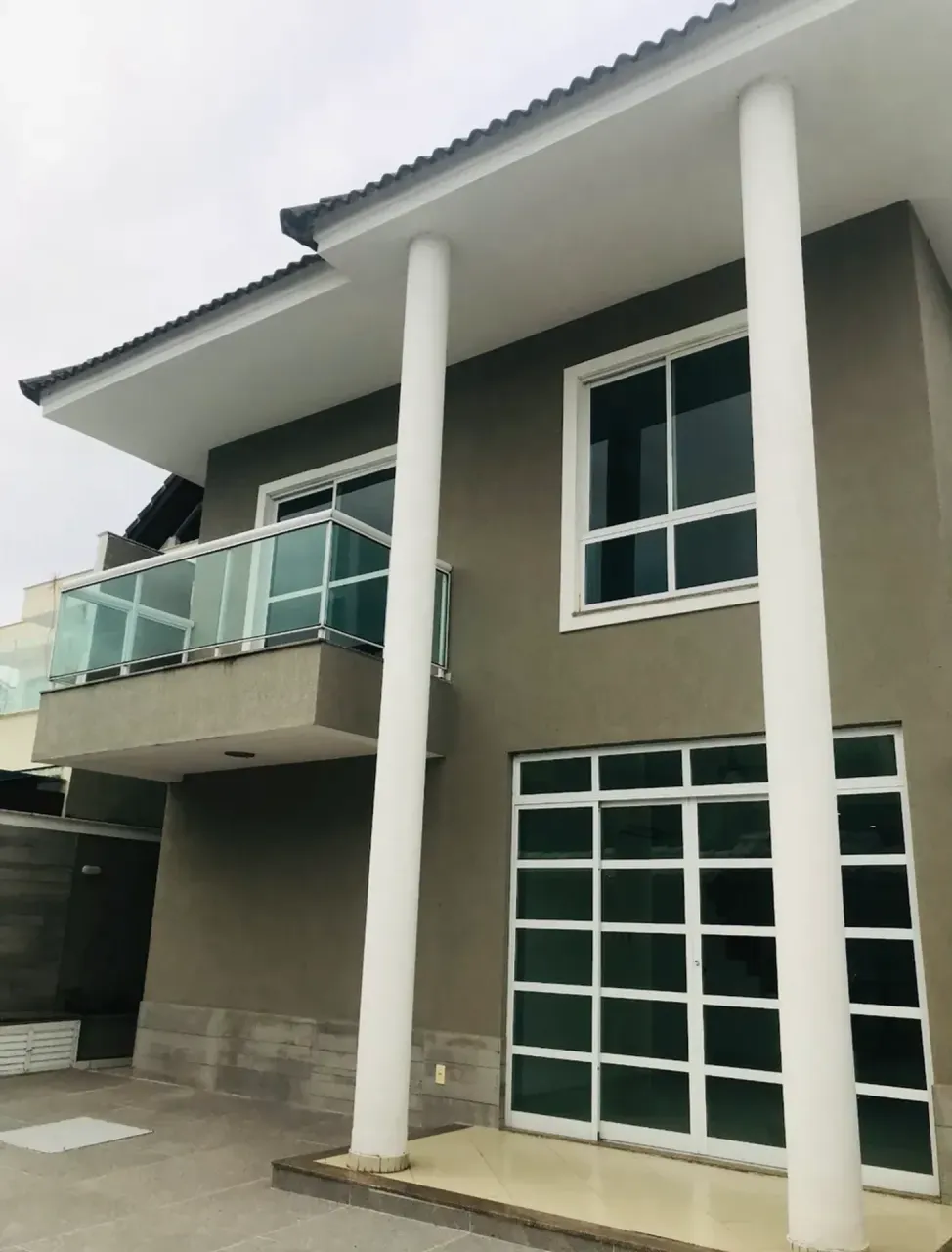House with 4 bedrooms and 4 bathrooms and a separate kitchen — photo 7