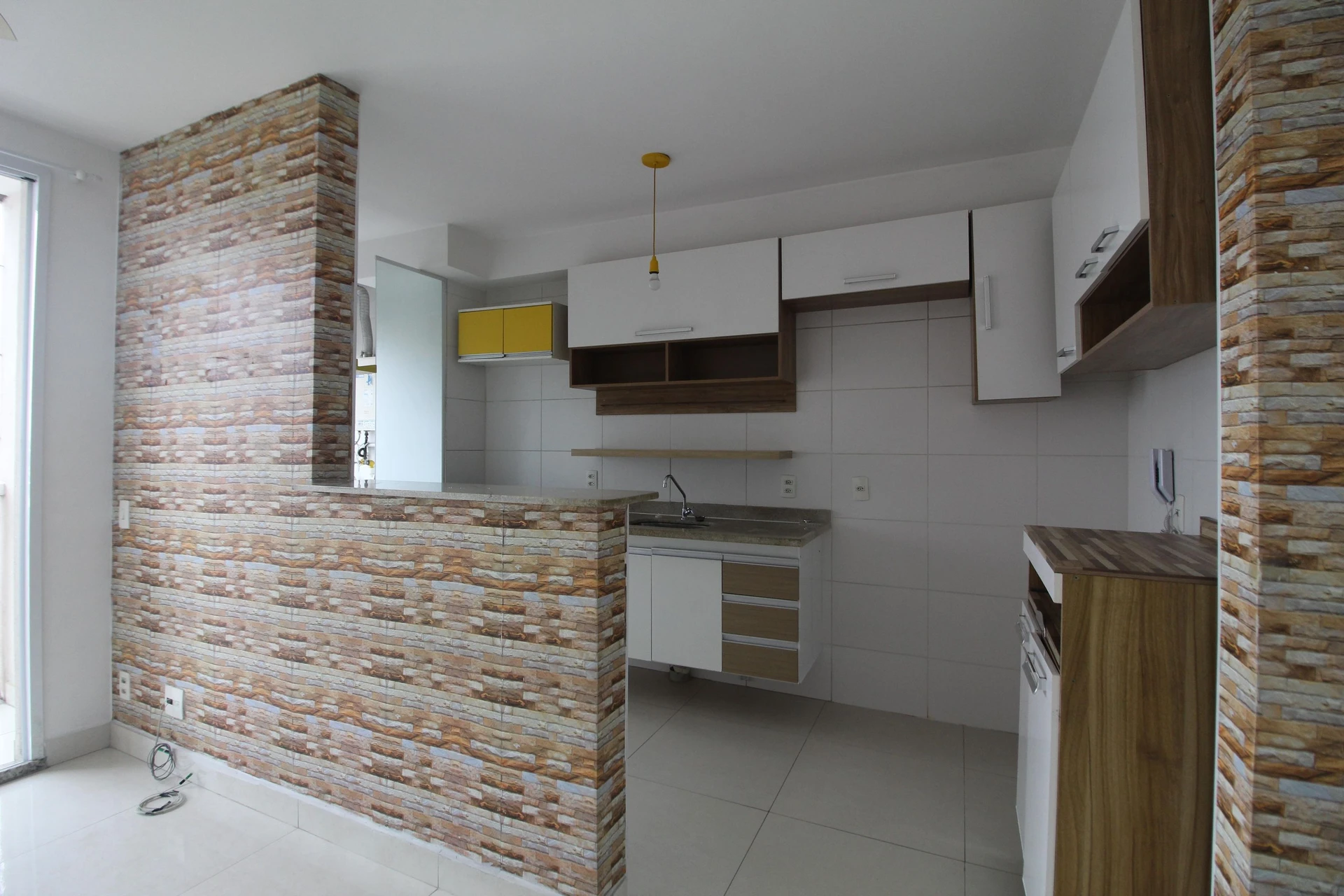Квартира с 2 спальнями, балконом и бассейном в доме — photo 47