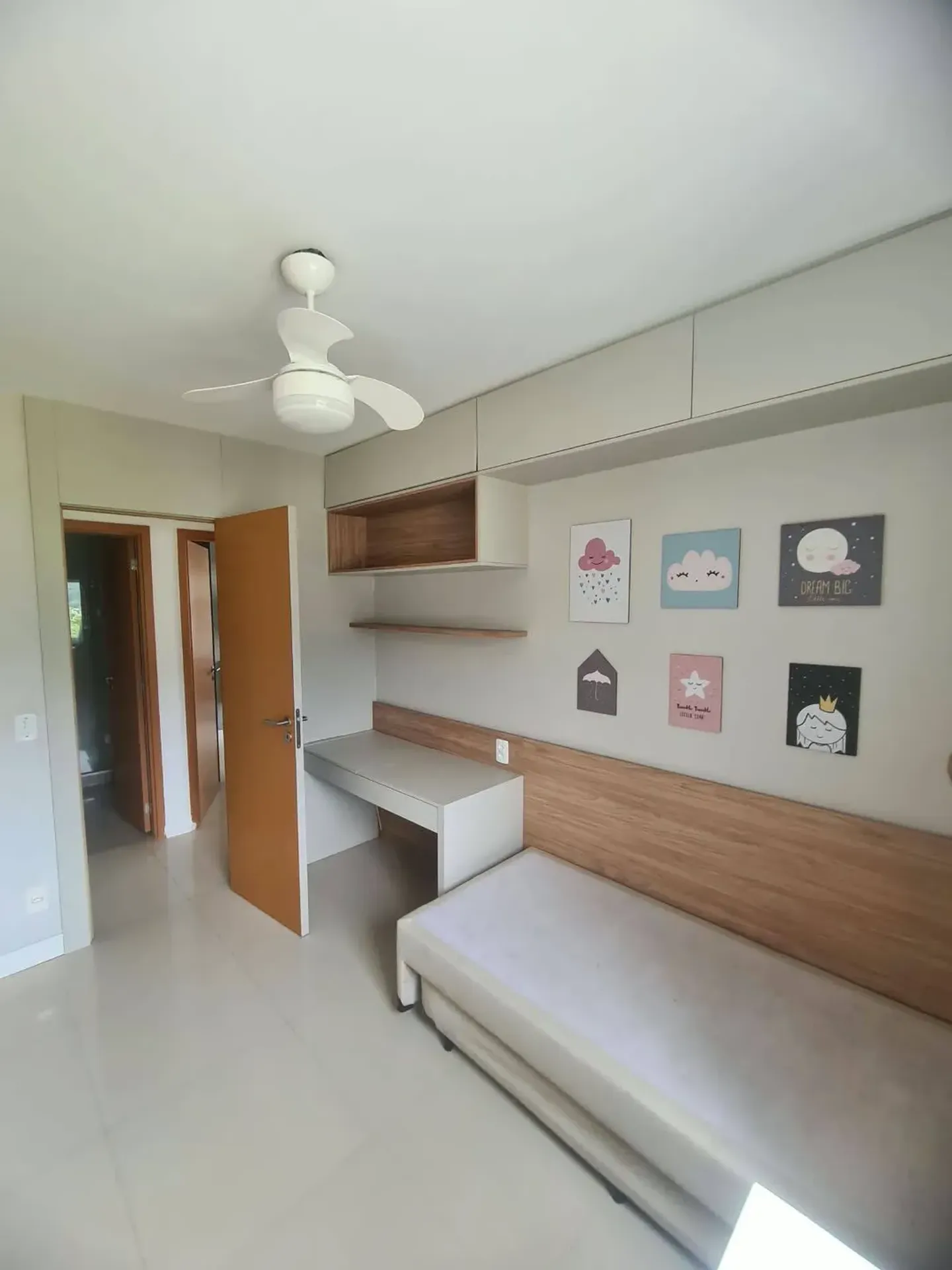 Walk-in closet in a 3-bedroom apartment, 81 m² — photo 13