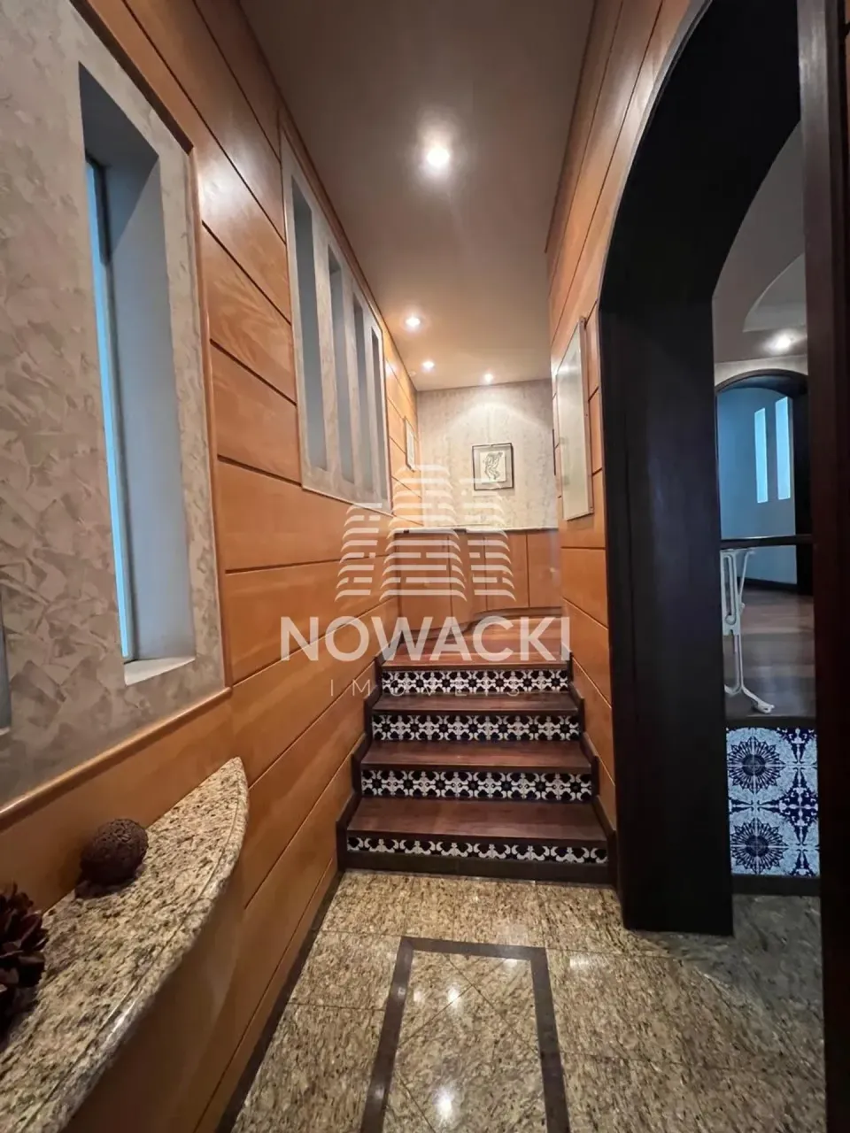 House with 2 bedrooms, 5 baths and a closed kitchen — photo 9