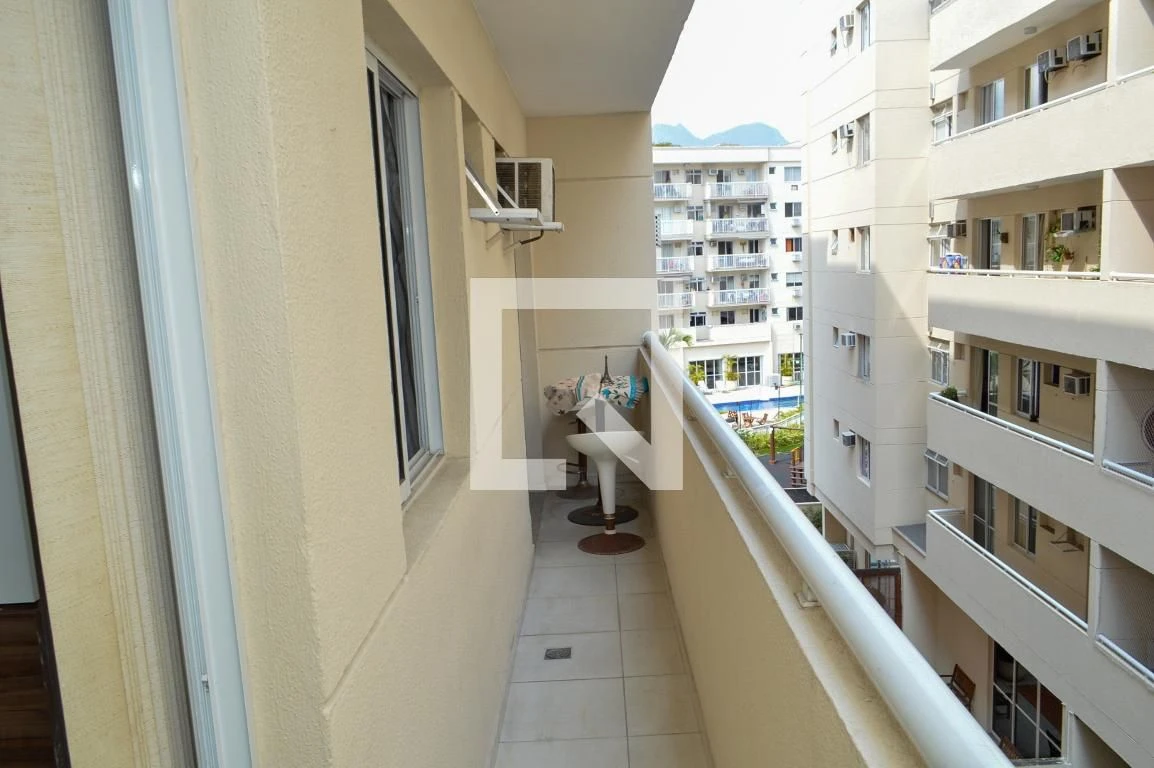 Floor-to-ceiling windows in a 2-bedroom apartment, 60 m² — photo 4