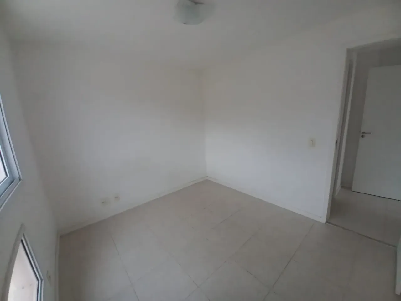 3-bedroom 3-bath apartment with 1 parking space — photo 15
