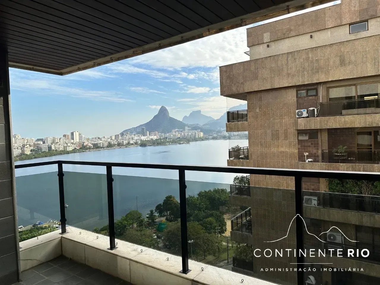 Apartamento con 4 dormitorios y balcón acristalado — photo 9