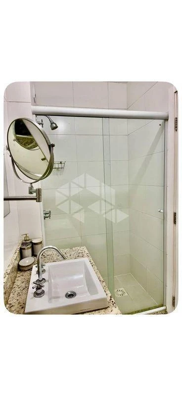 3-bedroom apartment in a building with a pool — photo 12