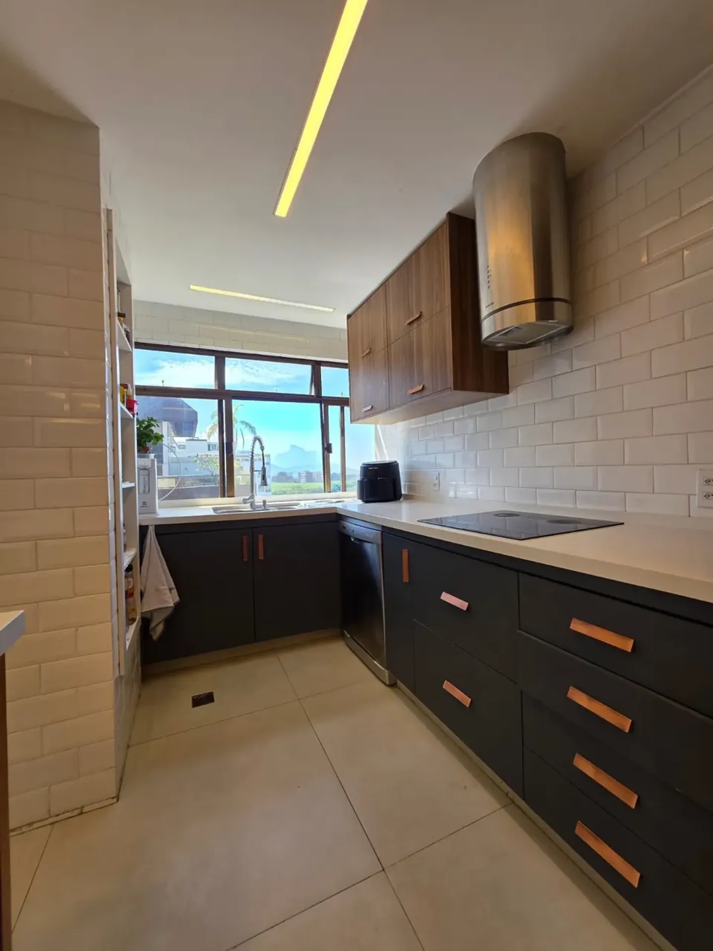 Water view in a 4-bedroom apartment, 265 m² — photo 11