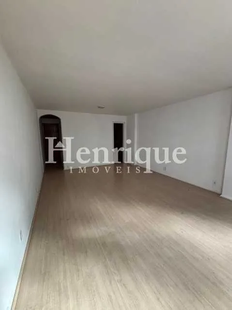 Studio, 36 m², with wood or laminate floors — photo 7