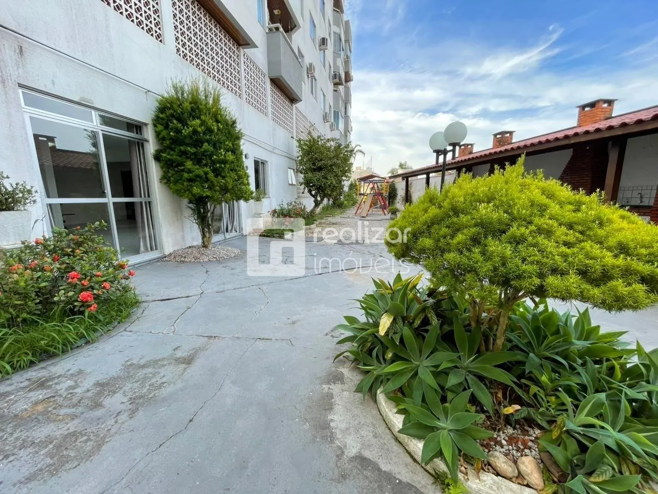 Penthouse with built-in balcony grill and 3 bedrooms — photo 29