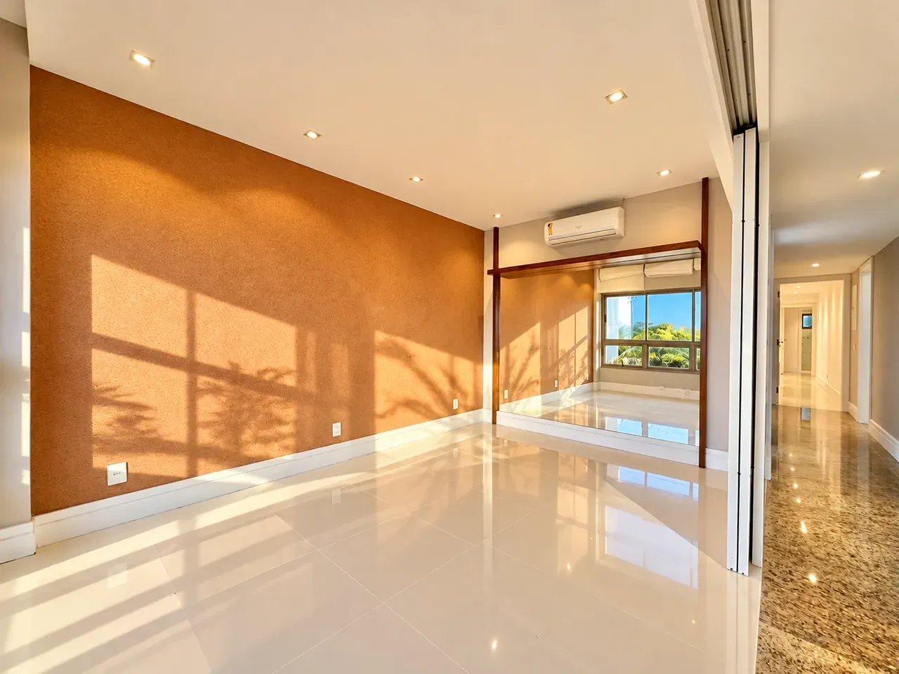 Furnished apartment, 268 m², with a water view — photo 15