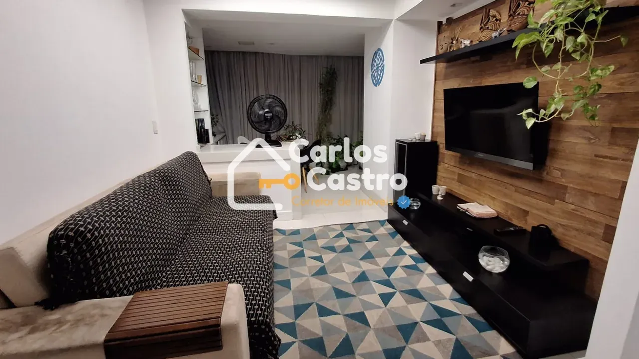 Apartment on the 12th floor with a glass-enclosed balcony — photo 3