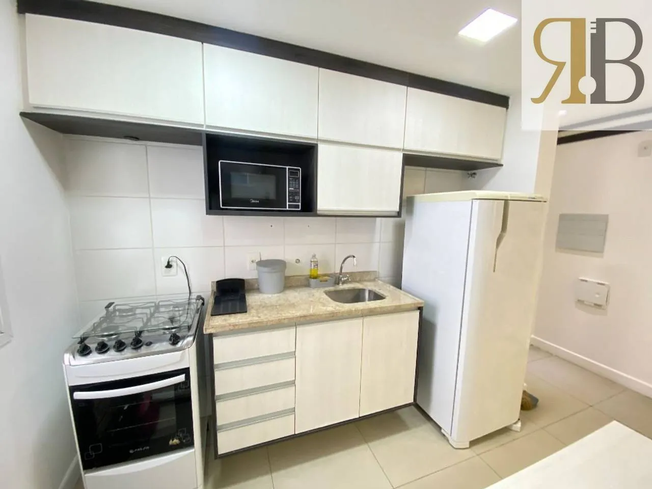Furnished 1-bedroom apartment with an integrated kitchen — photo 3