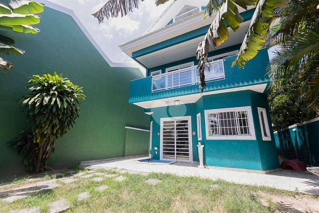 Furnished triplex house with 4 bedrooms and 370 m² — photo 16