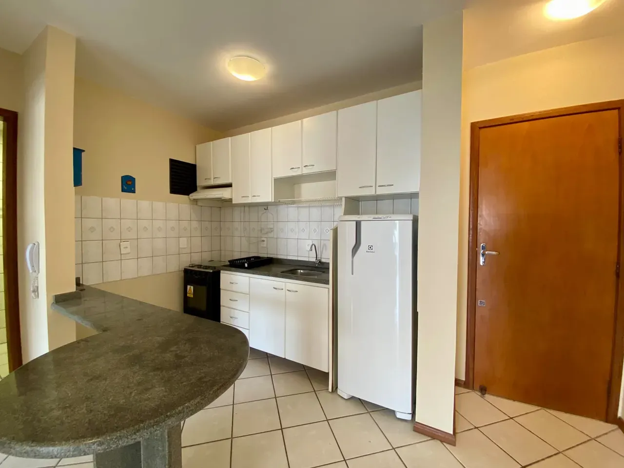 Квартира 50 м² с видом на воду и грилем на балконе — photo 2