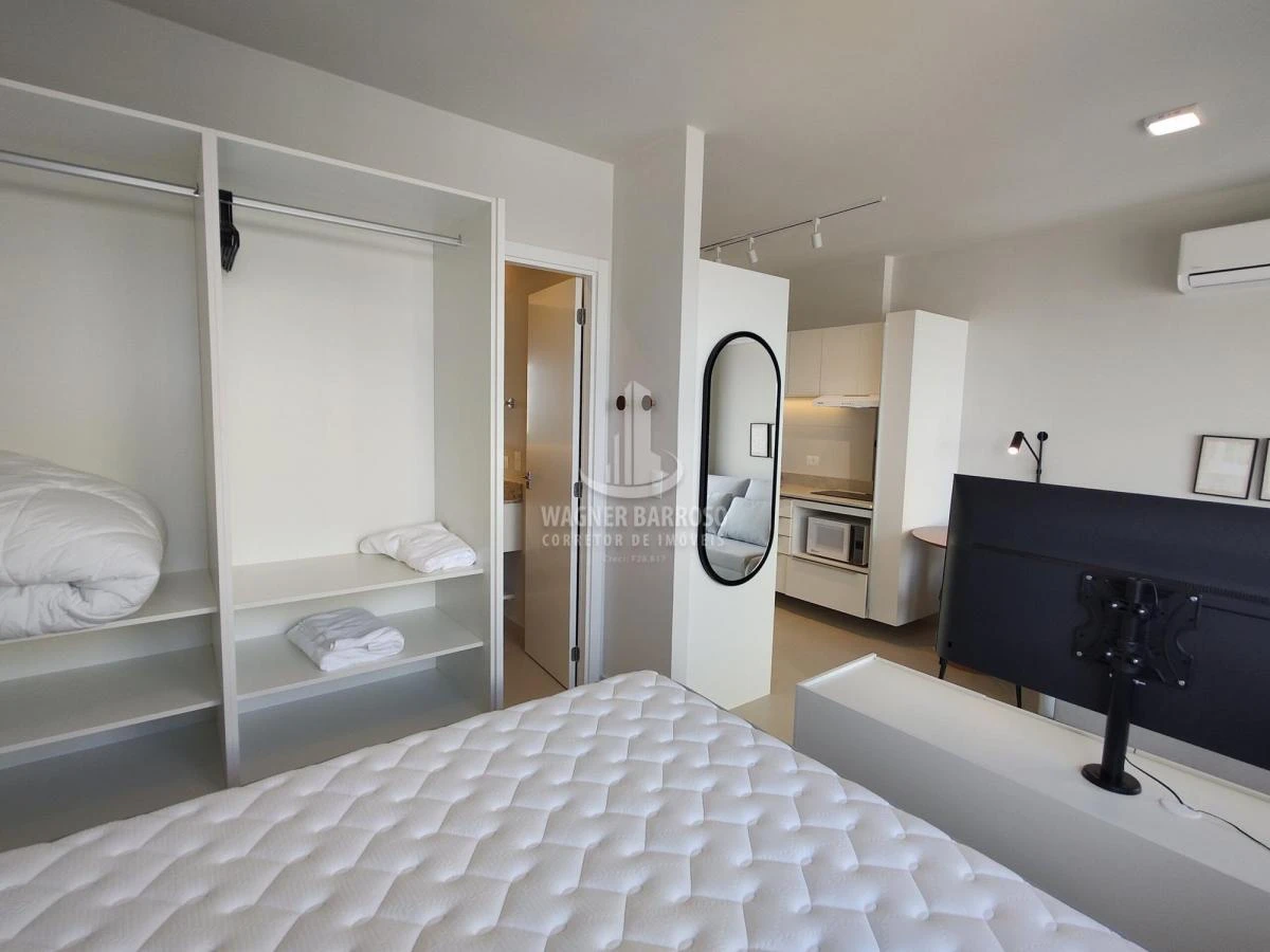 Furnished 1-bedroom apartment with a balcony — photo 39