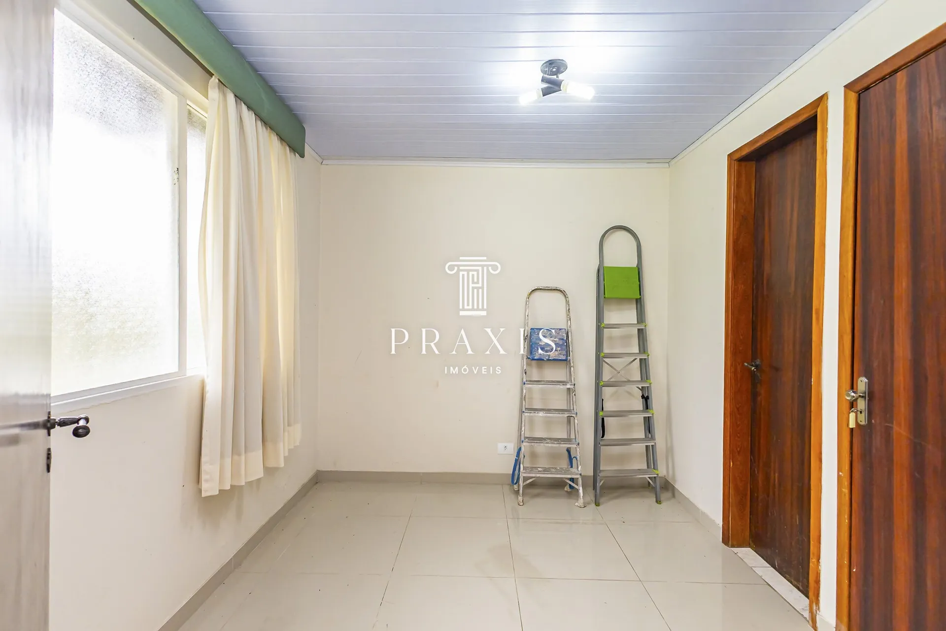 House with 4 bedrooms, 445 m² and fitted kitchen — photo 40