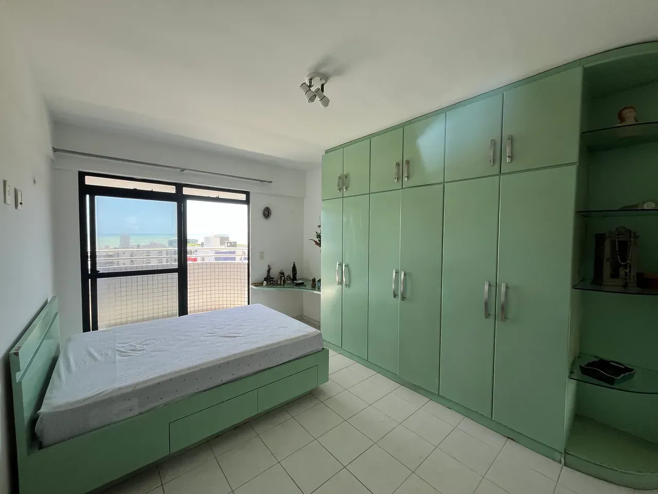 Вид на воду та 4 спальні: квартира 156 м² — photo 3