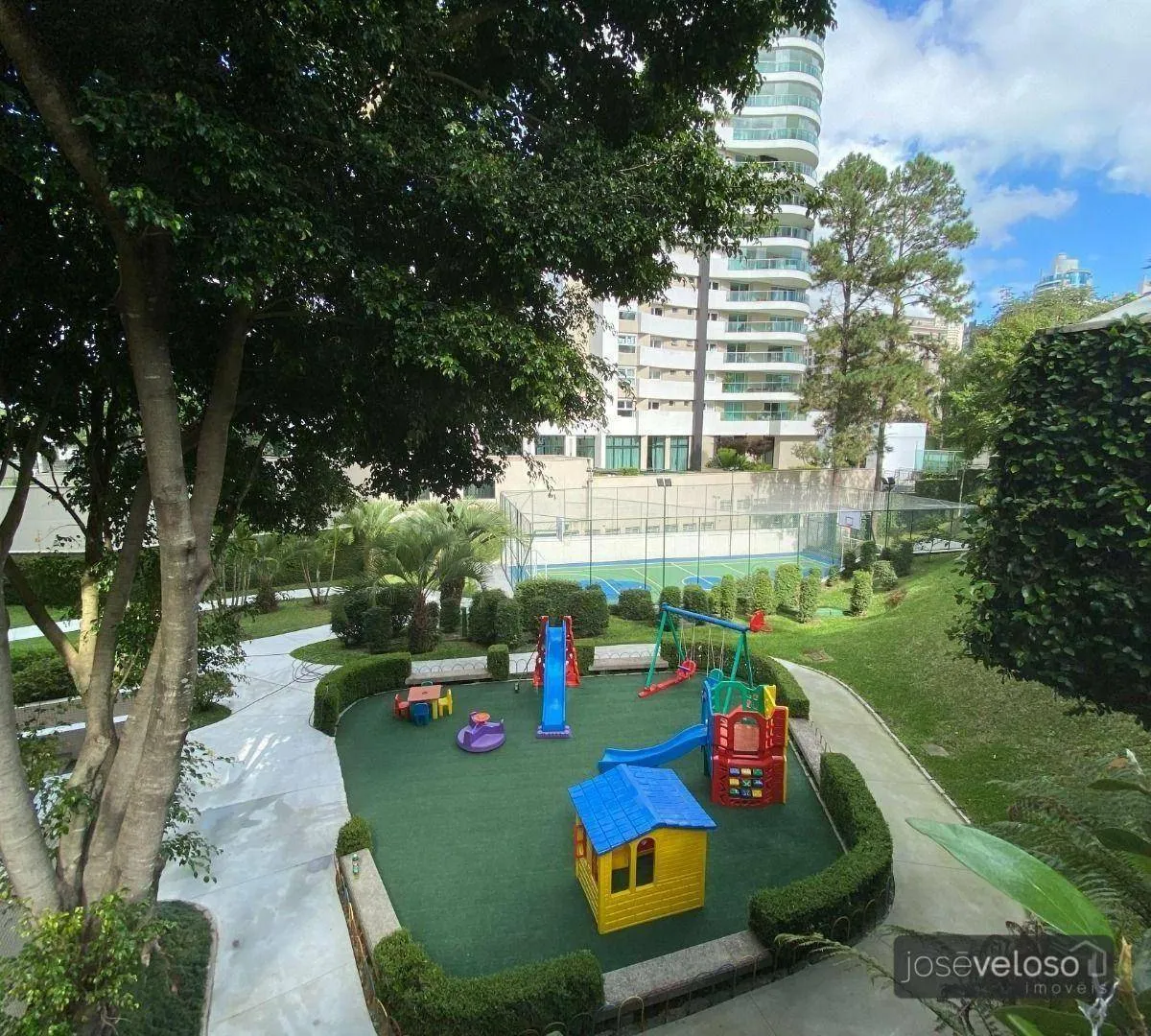259 m² apartment with 4 bedrooms and private BBQ — photo 48