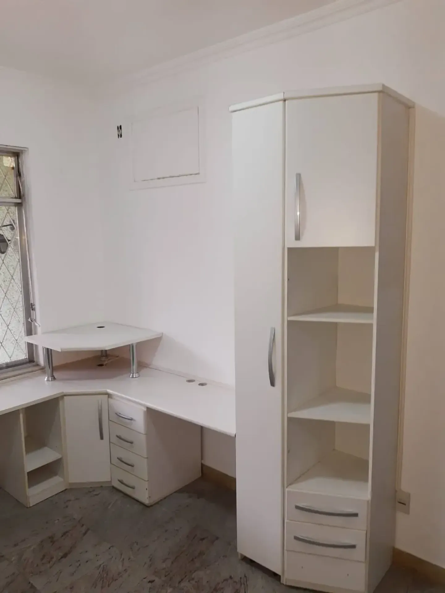 Bathtub in a 5-bedroom house, 240 m² — photo 20