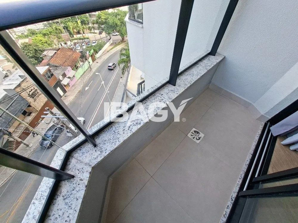 Studio with a glassed-in balcony and open-plan kitchen — photo 111