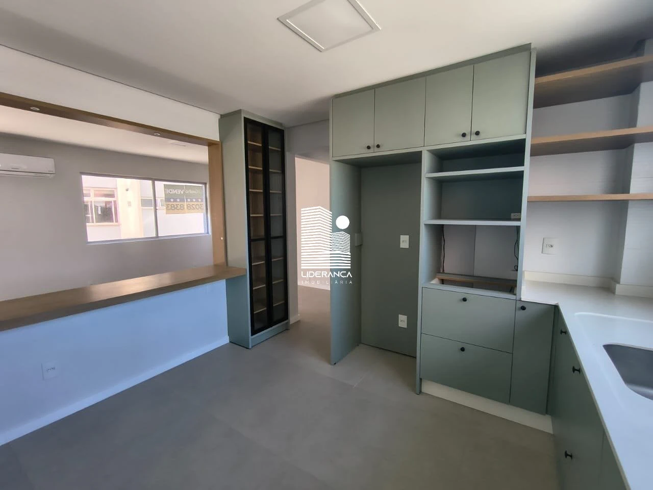 3-bedroom apartment with a home office — photo 8