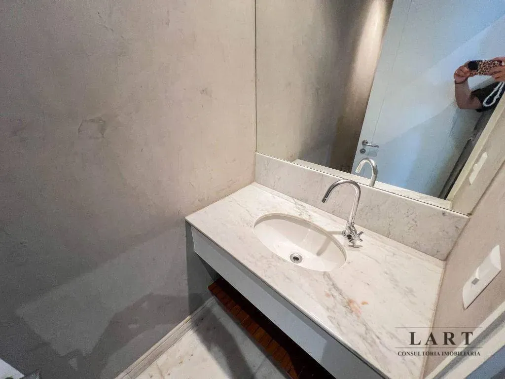 Apartamento com 3 dormitórios e 264 m² com 3 vagas — photo 18