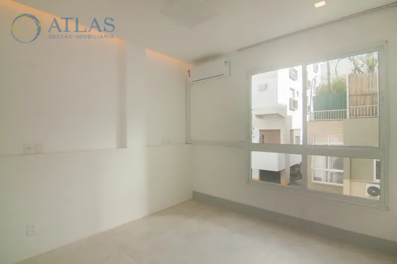 Apartamento, 90 m², com janelas do piso ao teto — photo 37