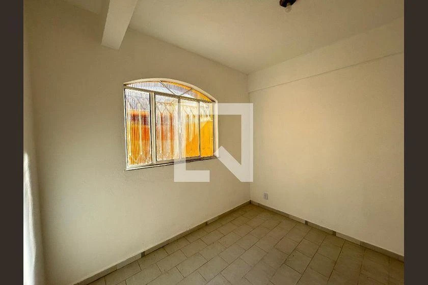 Balcony with a grill in a one-bedroom house, 62 m² — photo 5