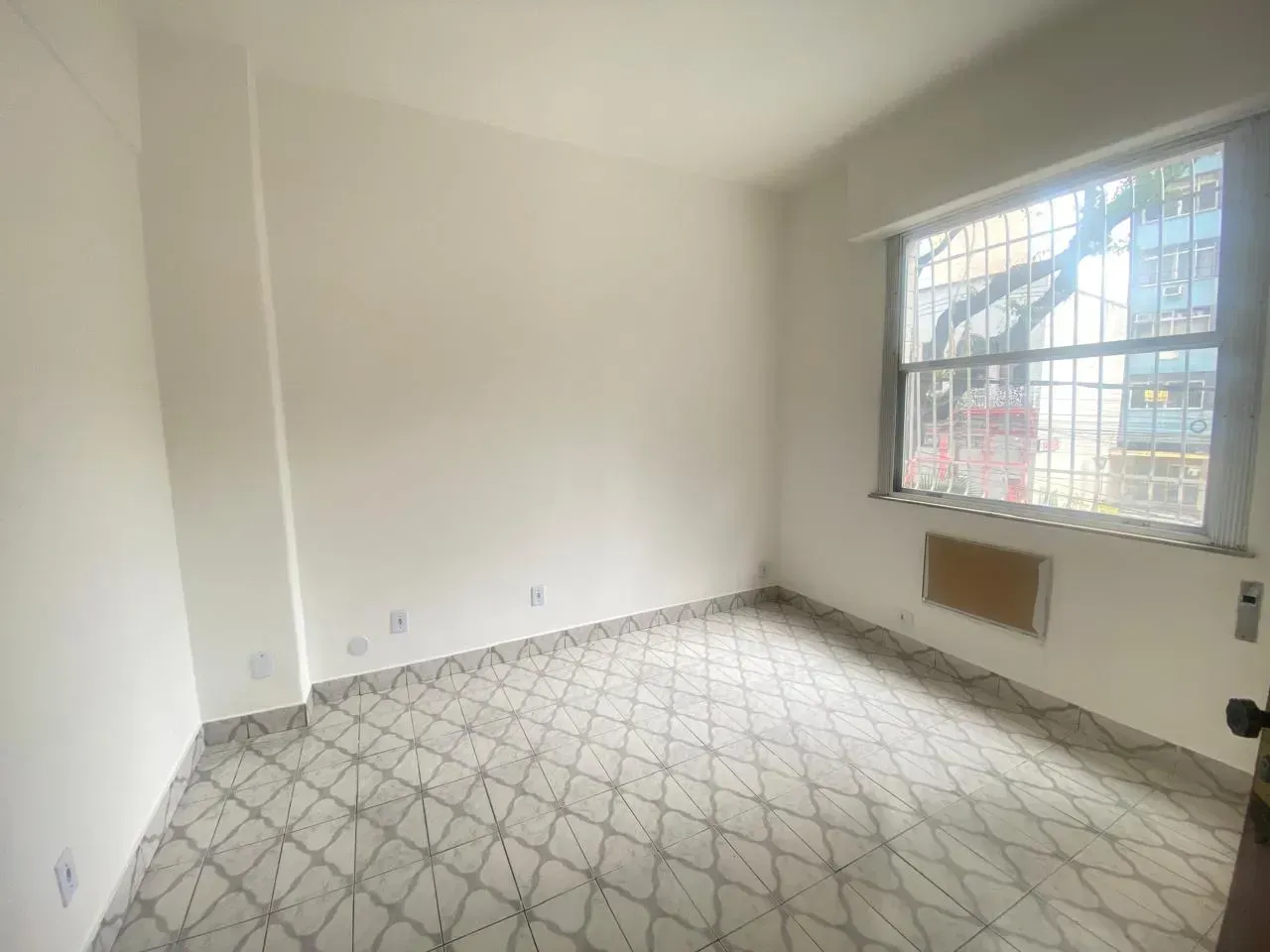 Unfurnished apartment with laundry area and 2 bedrooms — photo 3