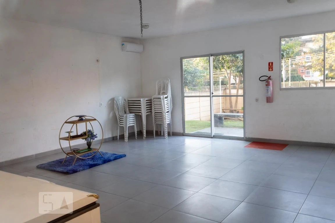 Apartamento com 2 quartos e área de lavanderia — photo 25