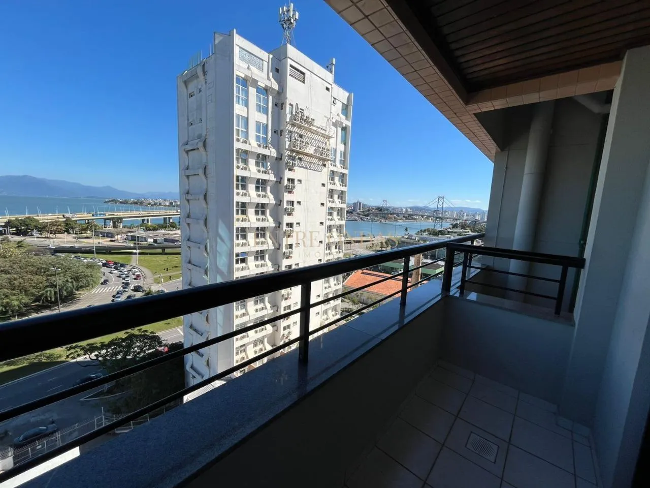 Apartment on the 1st floor with a water view