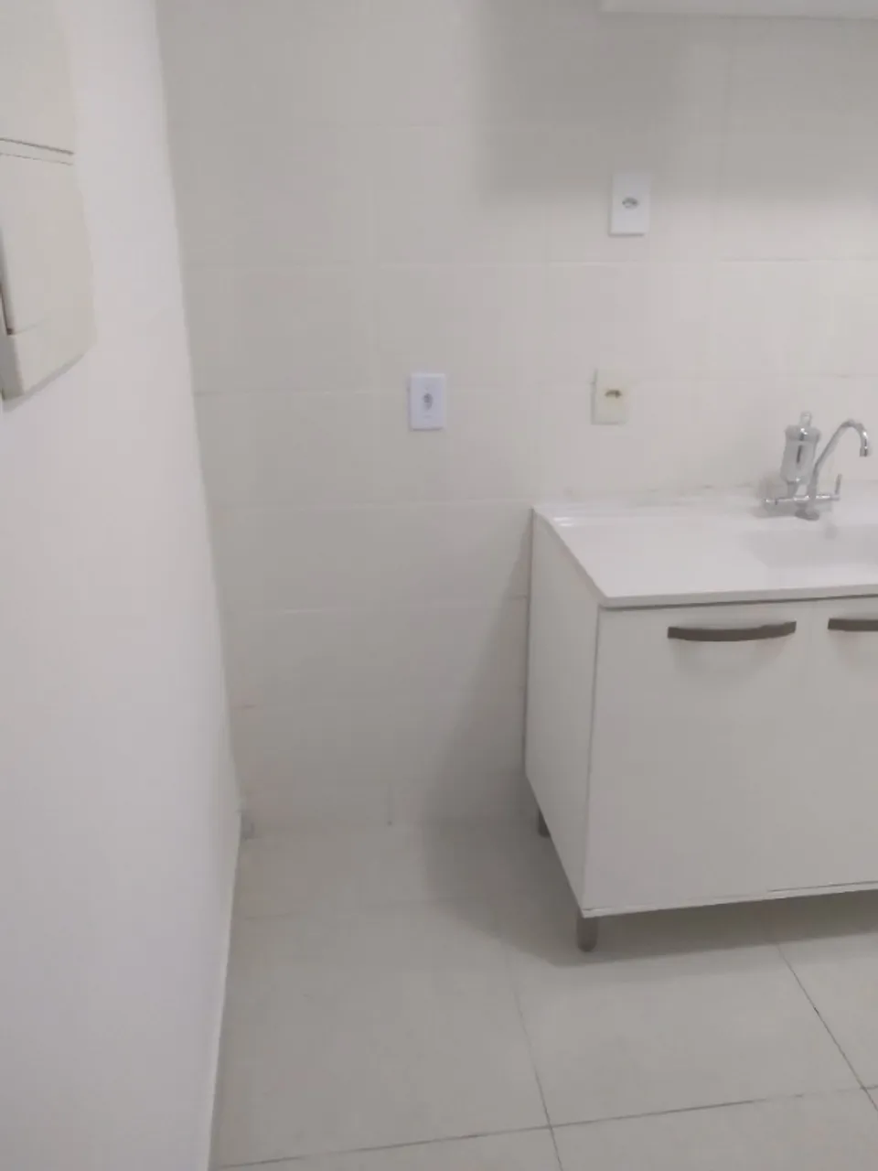 2-bedroom apartment in a building with a gym — photo 5