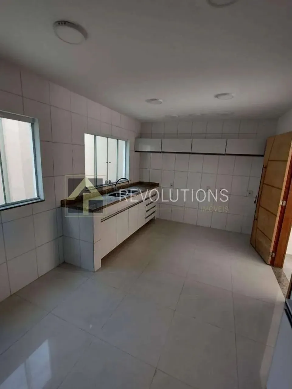 4-bedroom house with 5 bathrooms and 4 parking spaces — photo 13