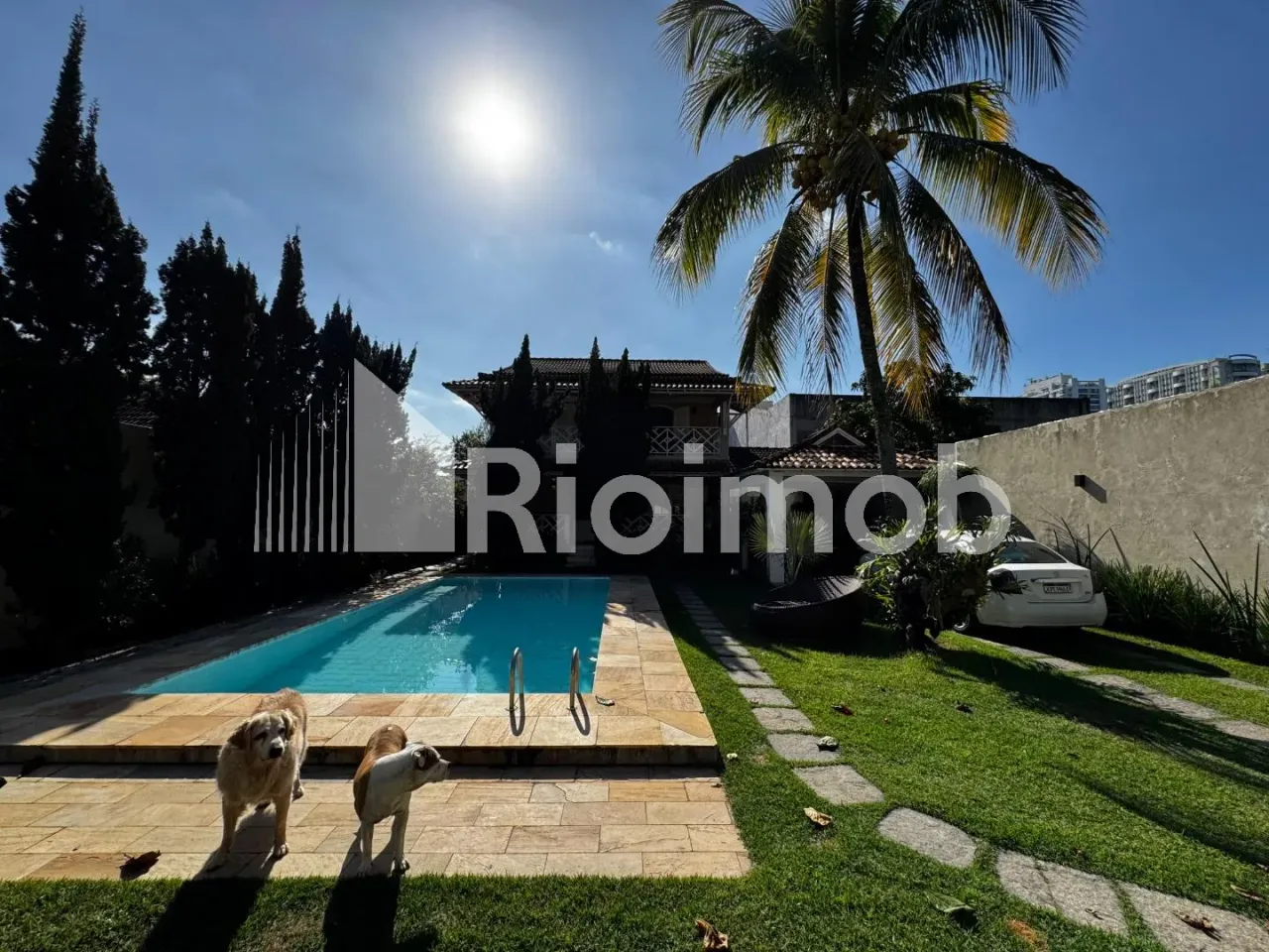 Furnished house with 4 bedrooms and an open-plan kitchen — photo 13