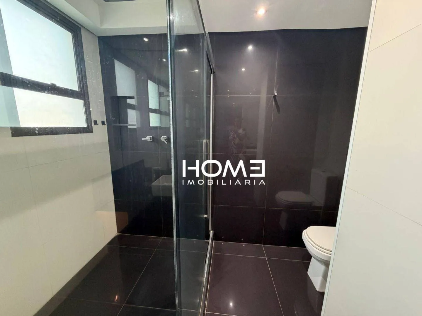 Furnished apartment, 365 m², with floor-to-ceiling windows — photo 48