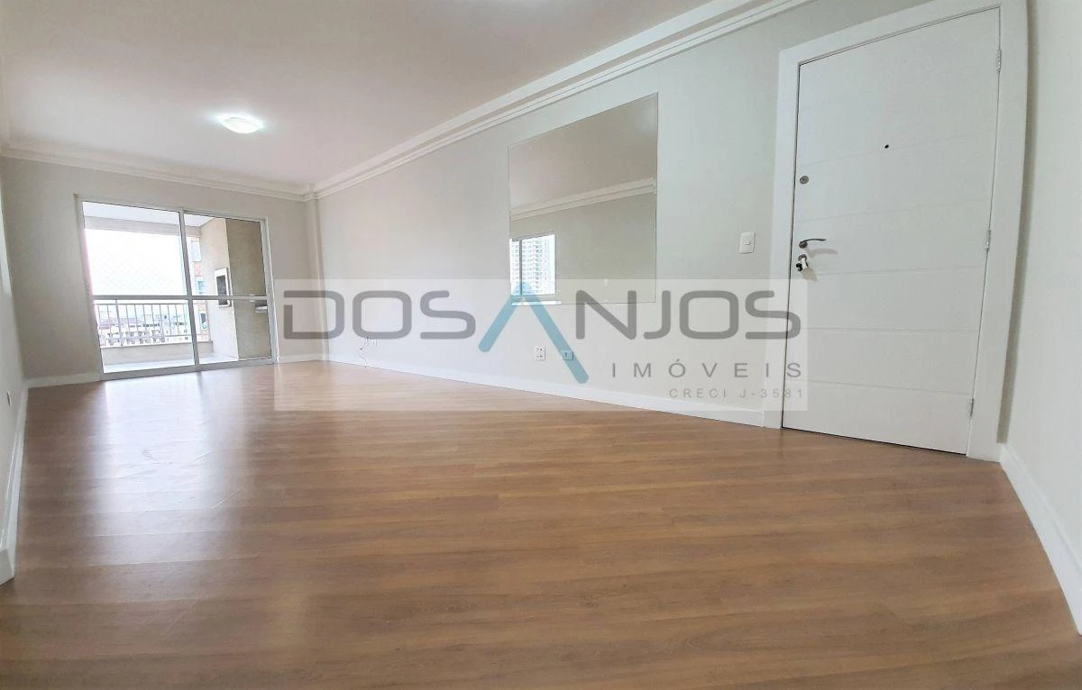 3-bedroom apartment in a building with a gym — photo 8