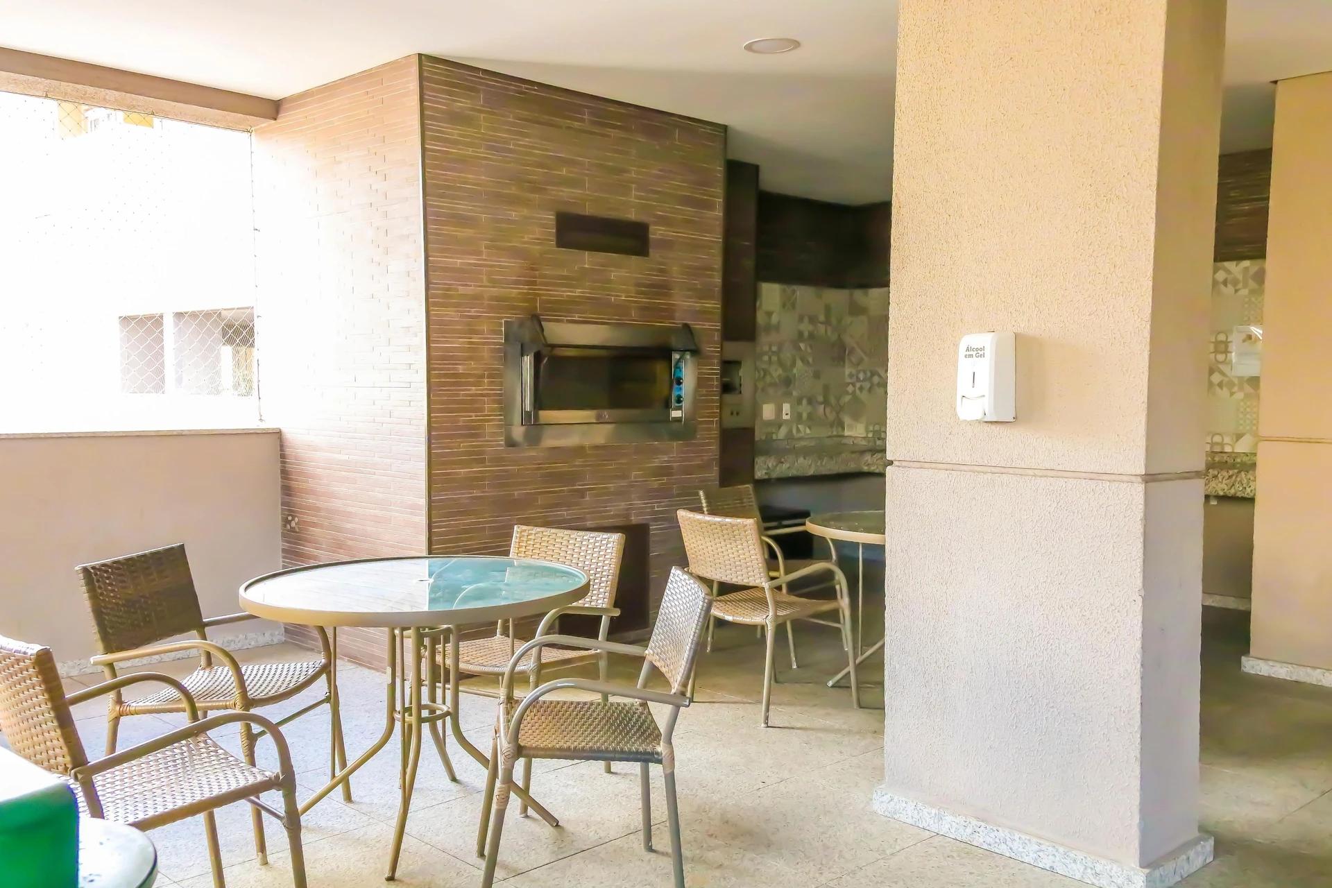 Balcony with a grill in a 2-bedroom apartment, 60 m² — photo 57