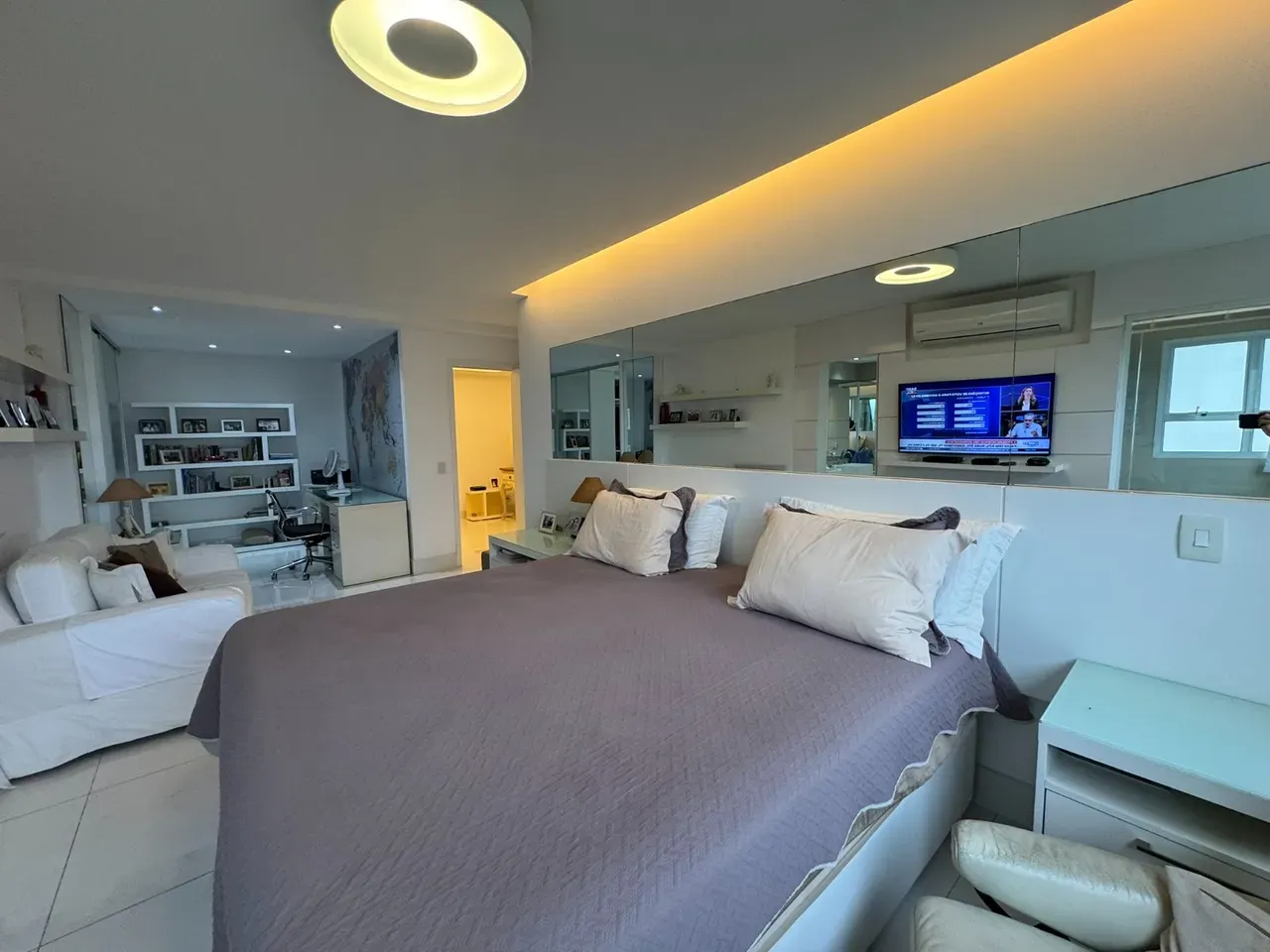 227 m² apartment with a water view and a bathtub — photo 10