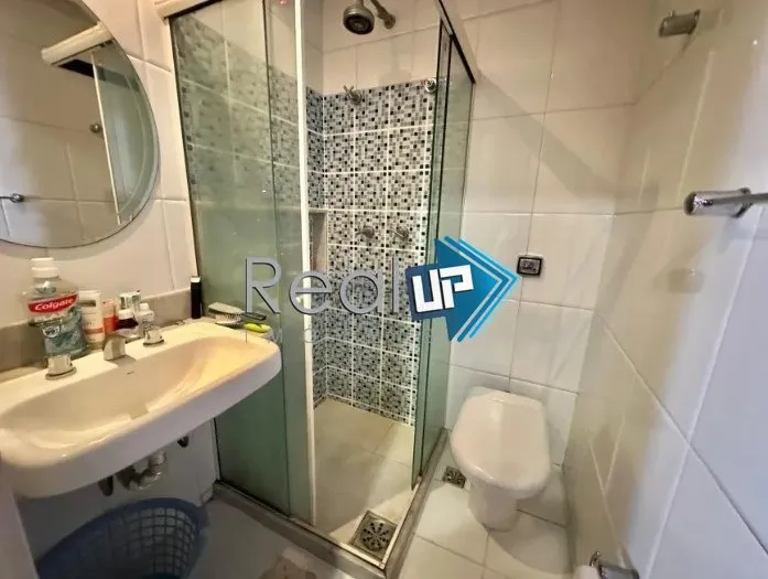 Apartamento com varanda de vidro e 4 quartos — photo 23