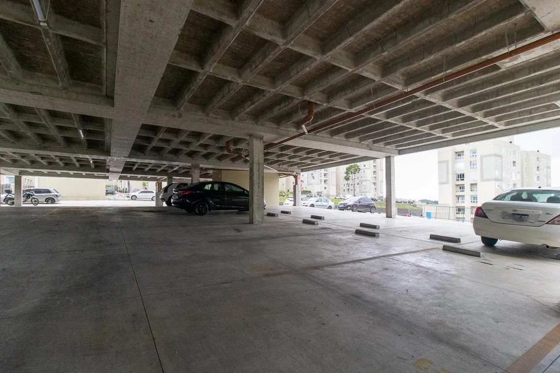 2-bedroom apartment in a building with a gym — photo 30