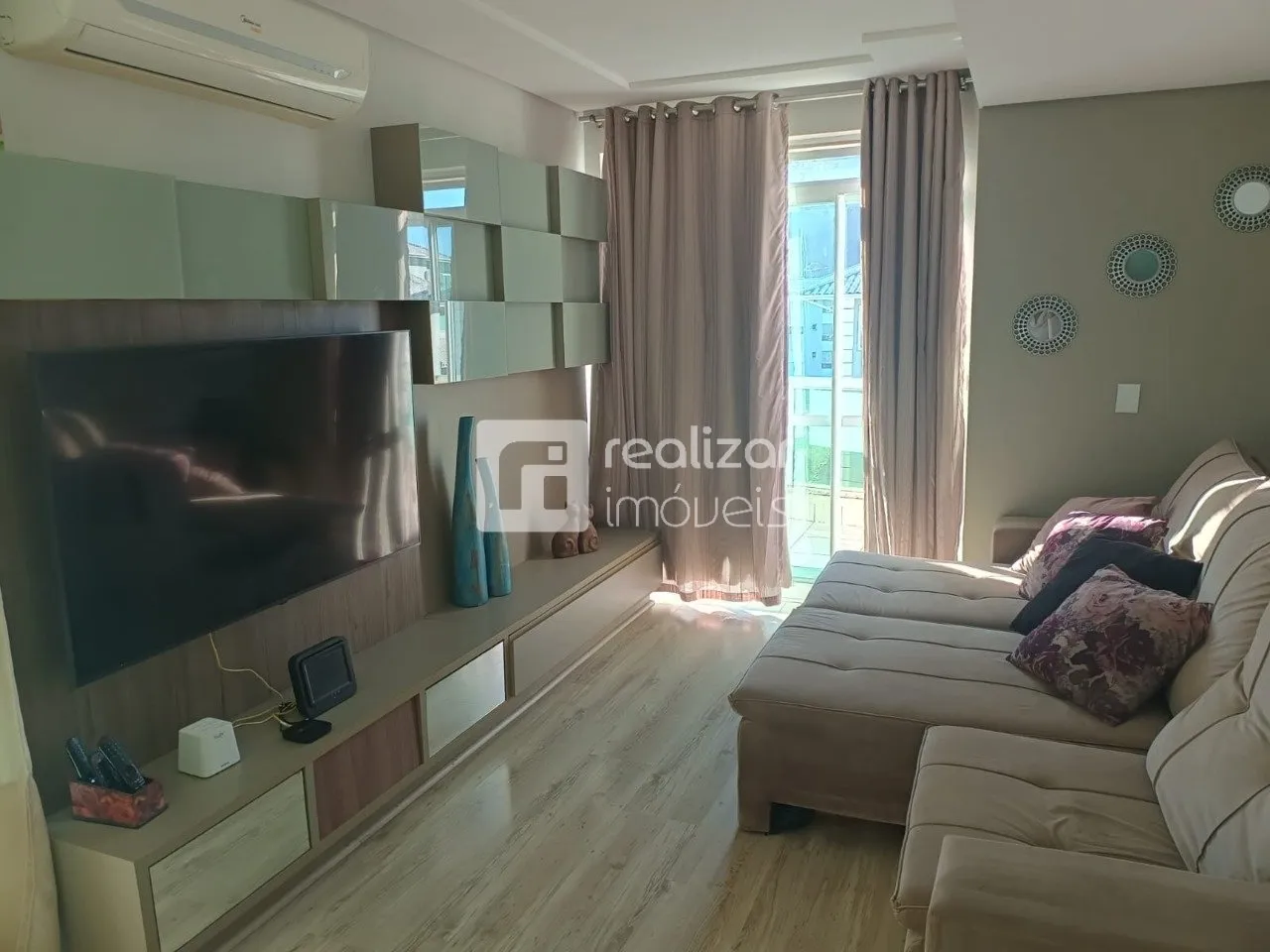 Duplex apartment with 4 bedrooms and 195 m² of space