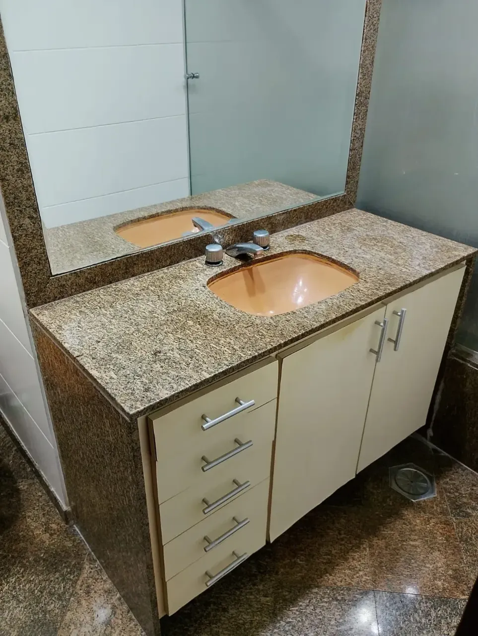80 m² apartment with 1 bedroom, 1 bathroom and parking — photo 9