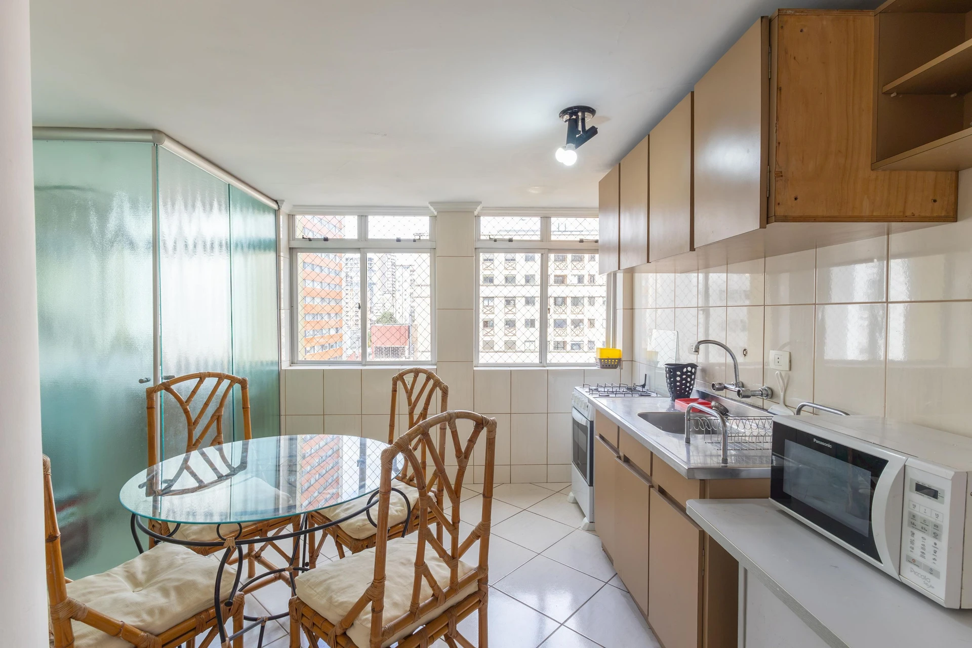 2-bedroom apartment with a washing machine in Curitiba — photo 16