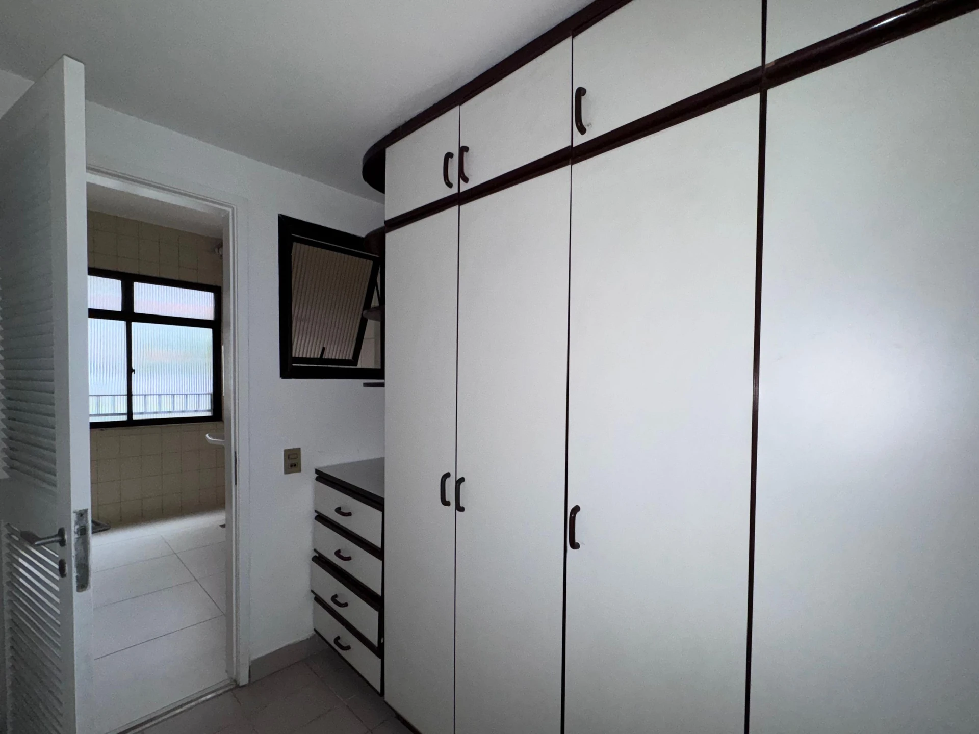Apartamento de 3 quartos com varanda de vidro — photo 18