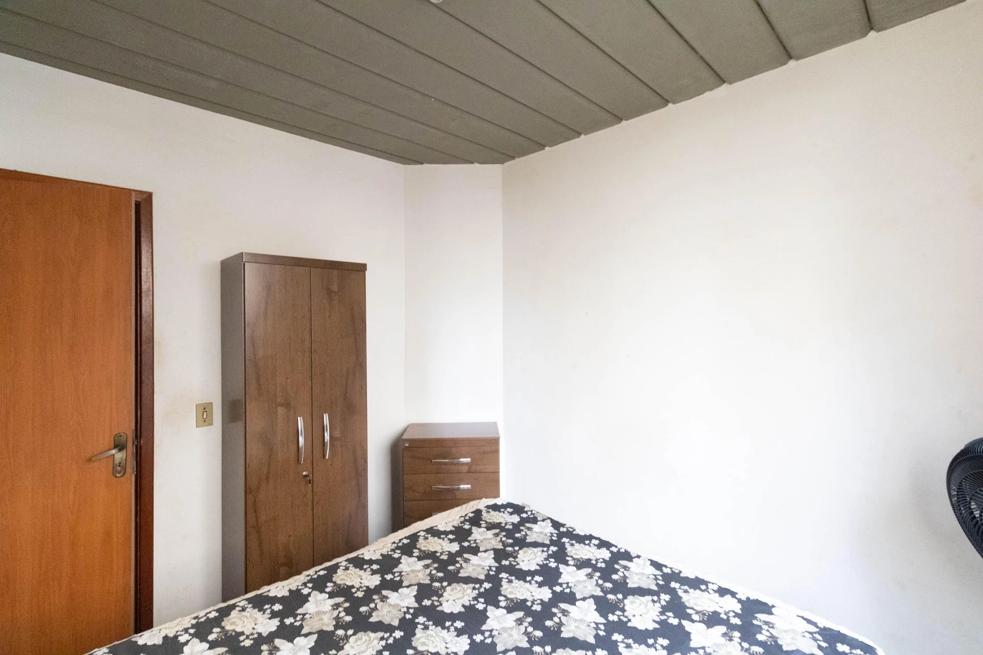 2-bedroom apartment in a building with a gym — photo 25