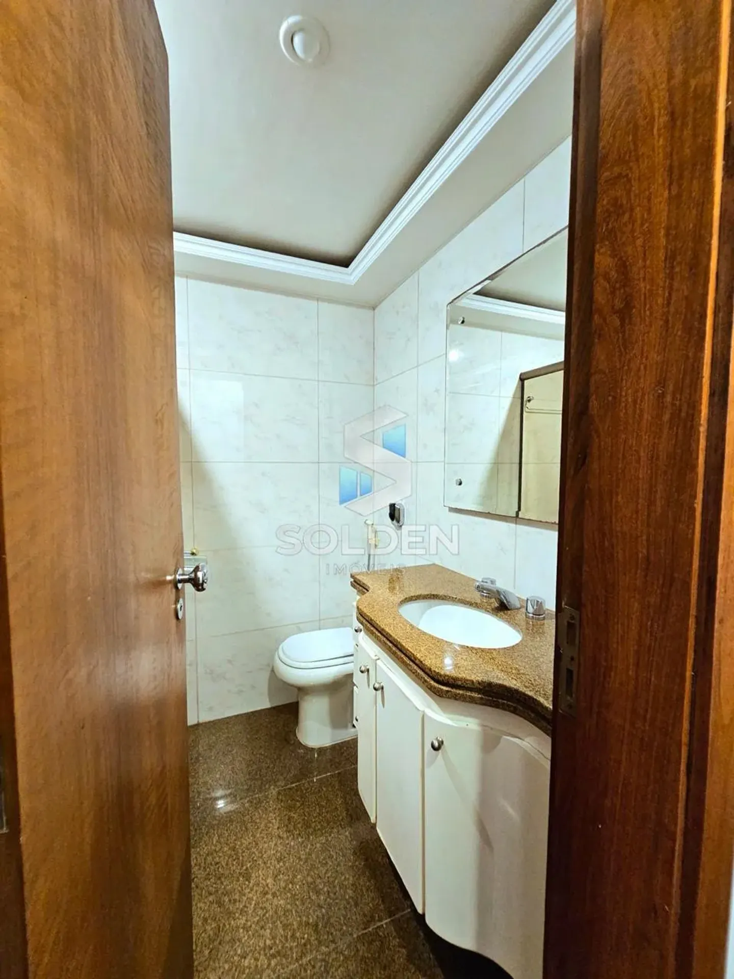 160 m² apartment with 3 bedrooms and 4 bathrooms — photo 21