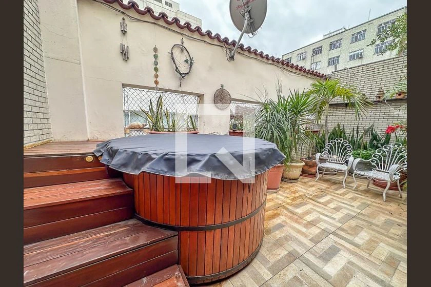 Furnished 75 m² duplex with balcony and built-in grill — photo 11