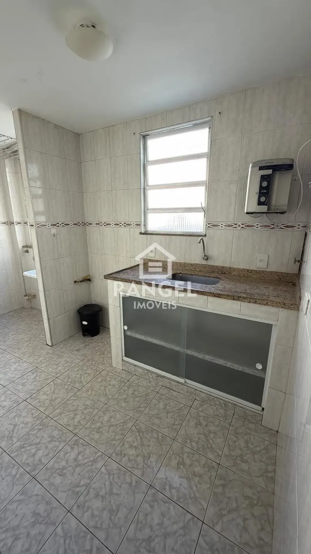 Apartamento com piso de madeira ou laminado, Taquara