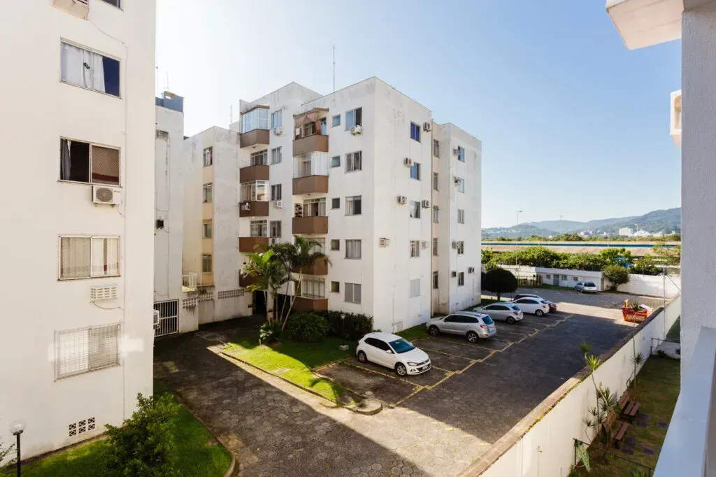 One-bedroom apartment with a home office in Florianópolis — photo 14