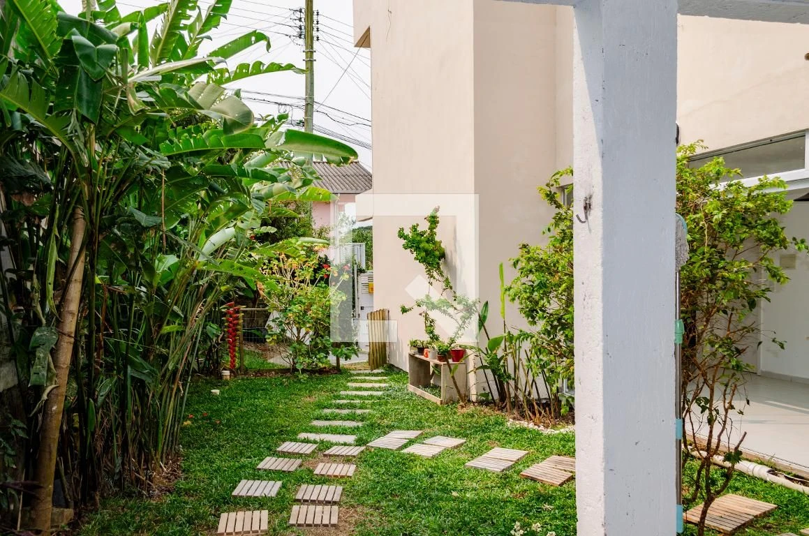 3-bedroom house with a mountain view in Florianópolis — photo 33