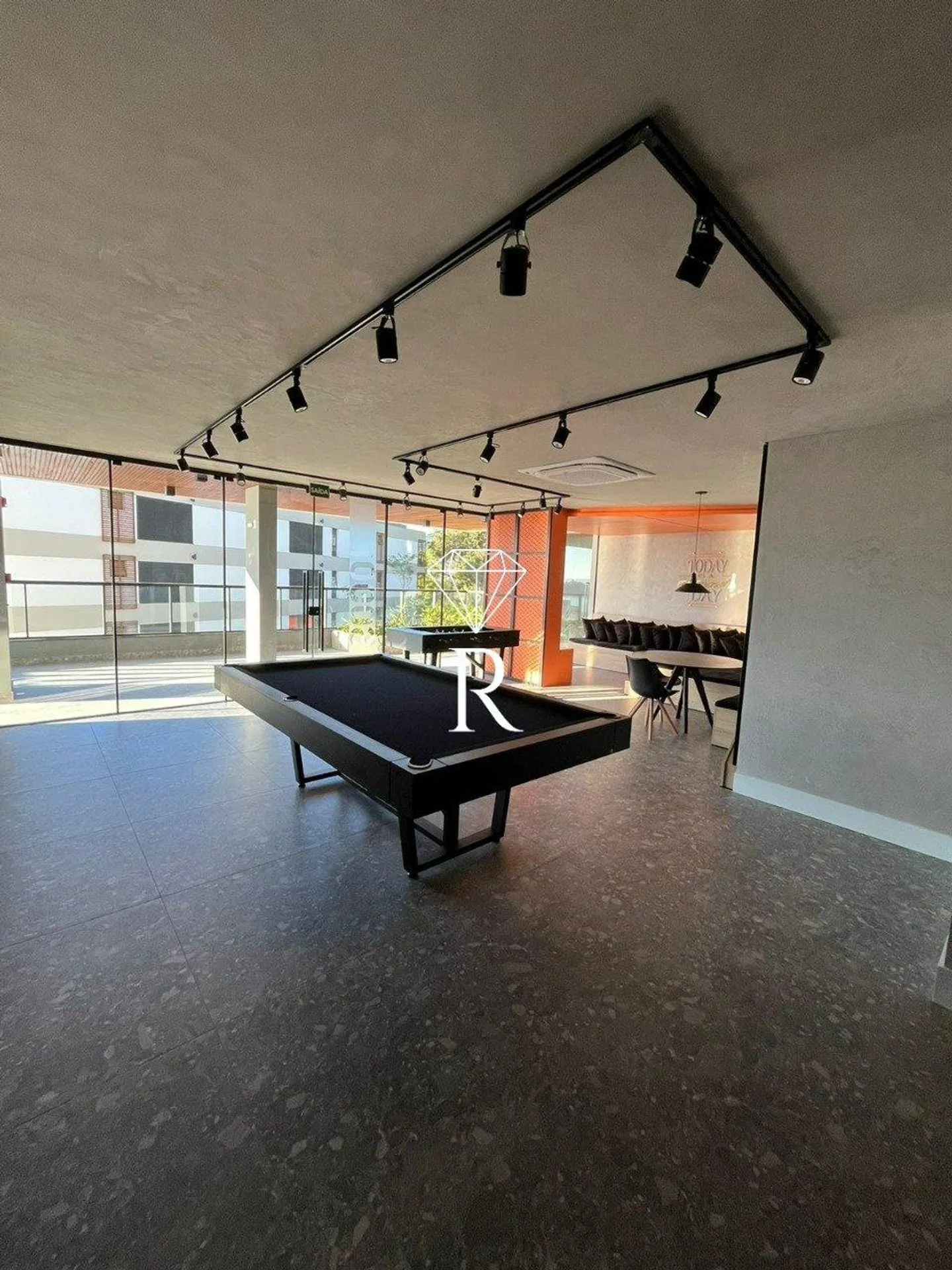 3-bedroom apartment with a grill on the balcony — photo 41