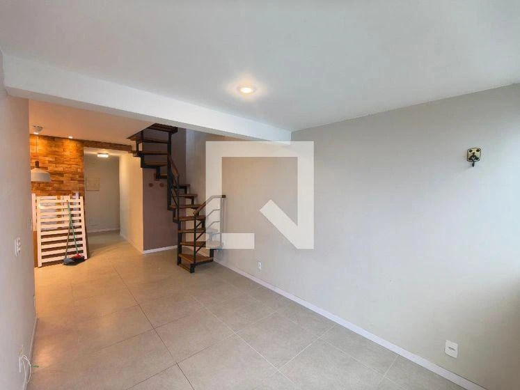 3-bedroom apartment with a glass-enclosed balcony — photo 37